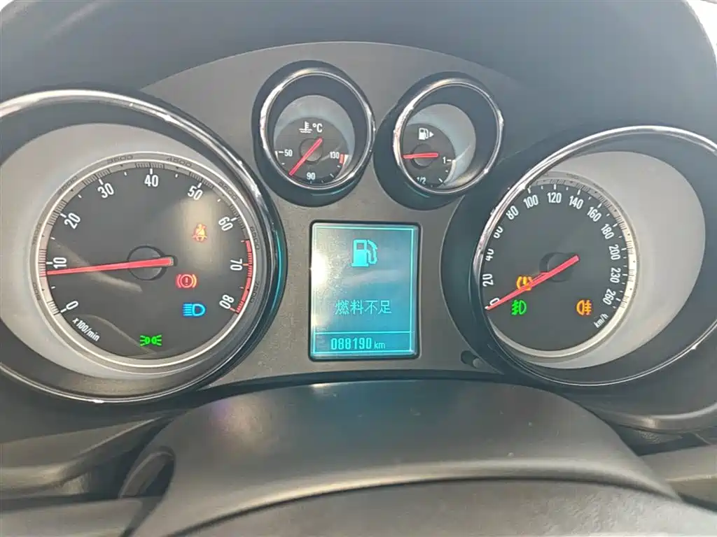 Buick Regal 2015 1.6T Leading Tech Edition фото 12