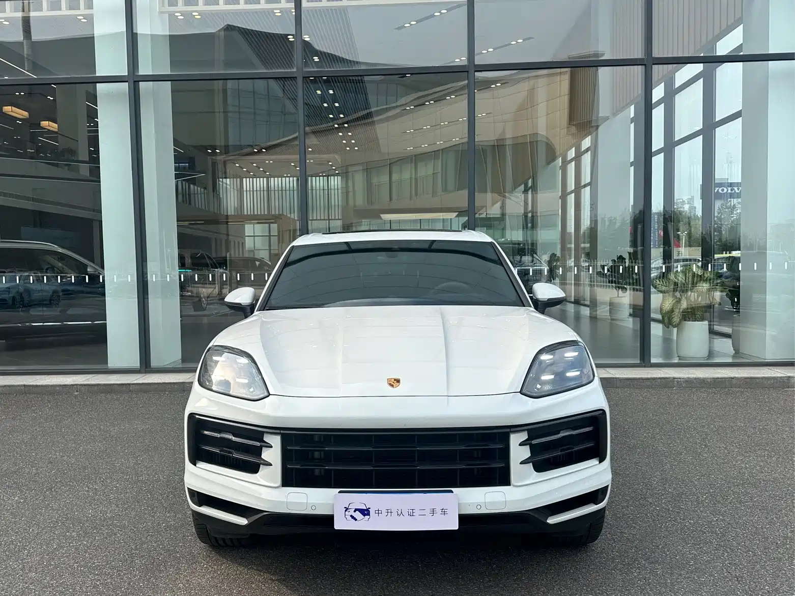 صورة 2 - Porsche Cayenne