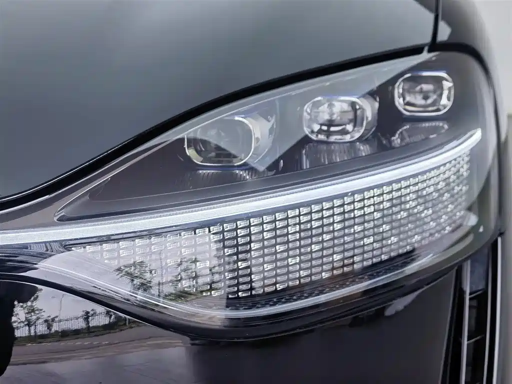 AITO Wenjie AITO M9 2024 Range Extender Ultra 52kWh 6-seater фото 7