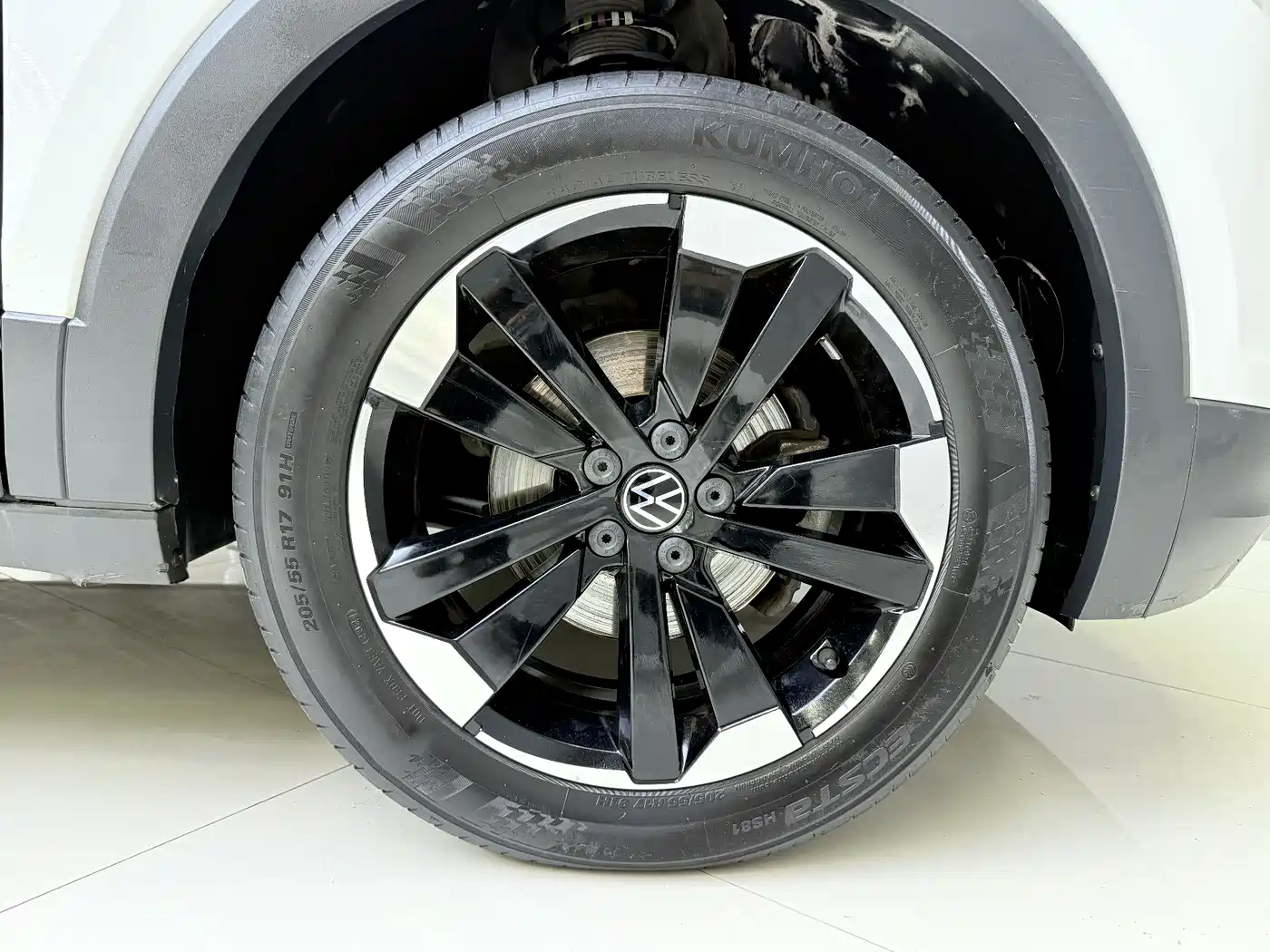 VOLKSWAGEN EXPLORING THE SHADOW