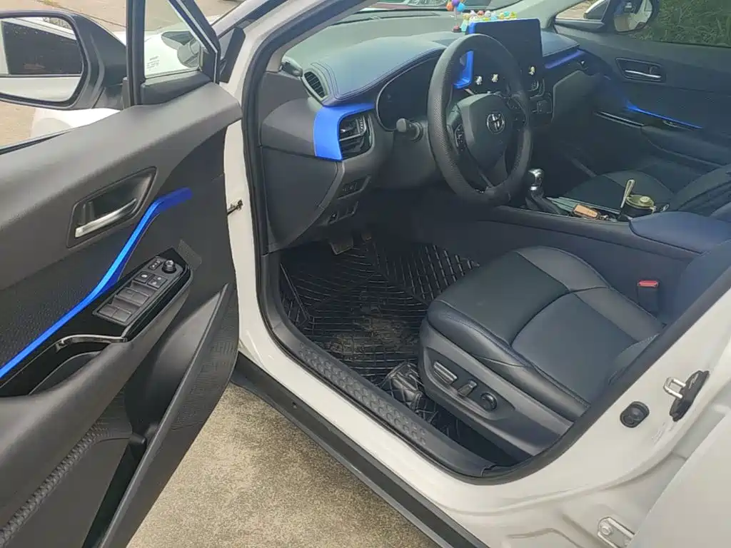Toyota C-HR 2024 2023 Model 2.0L Luxury Edition