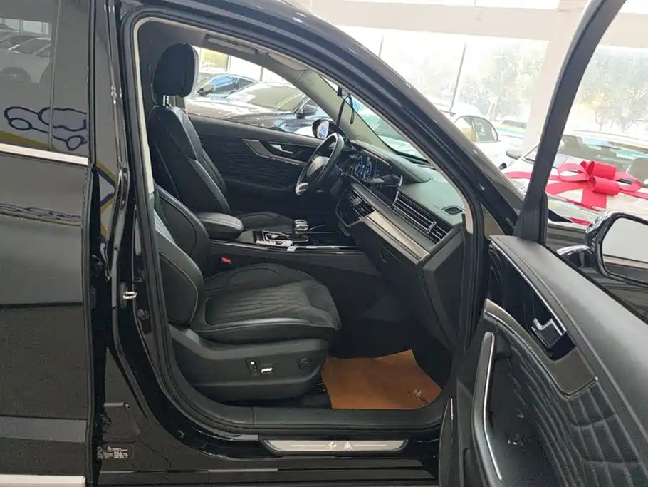 Hongqi HS5 2022 Facelift 2.0T Smart Flag Enjoyment Edition фото 8