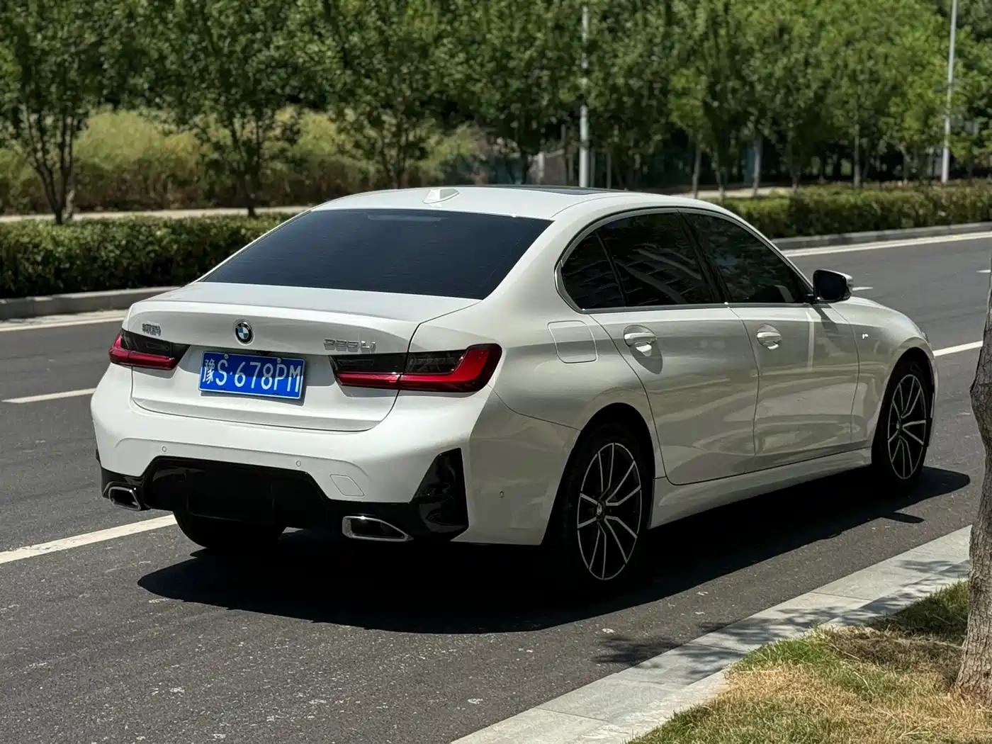 BMW 3 Series 2025 325Li M Sport Package фото 11