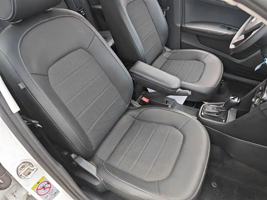 Škoda Skoda Rapid Spaceback 2016 Facelift 1.6L Automatic Innovation Edition фото 25
