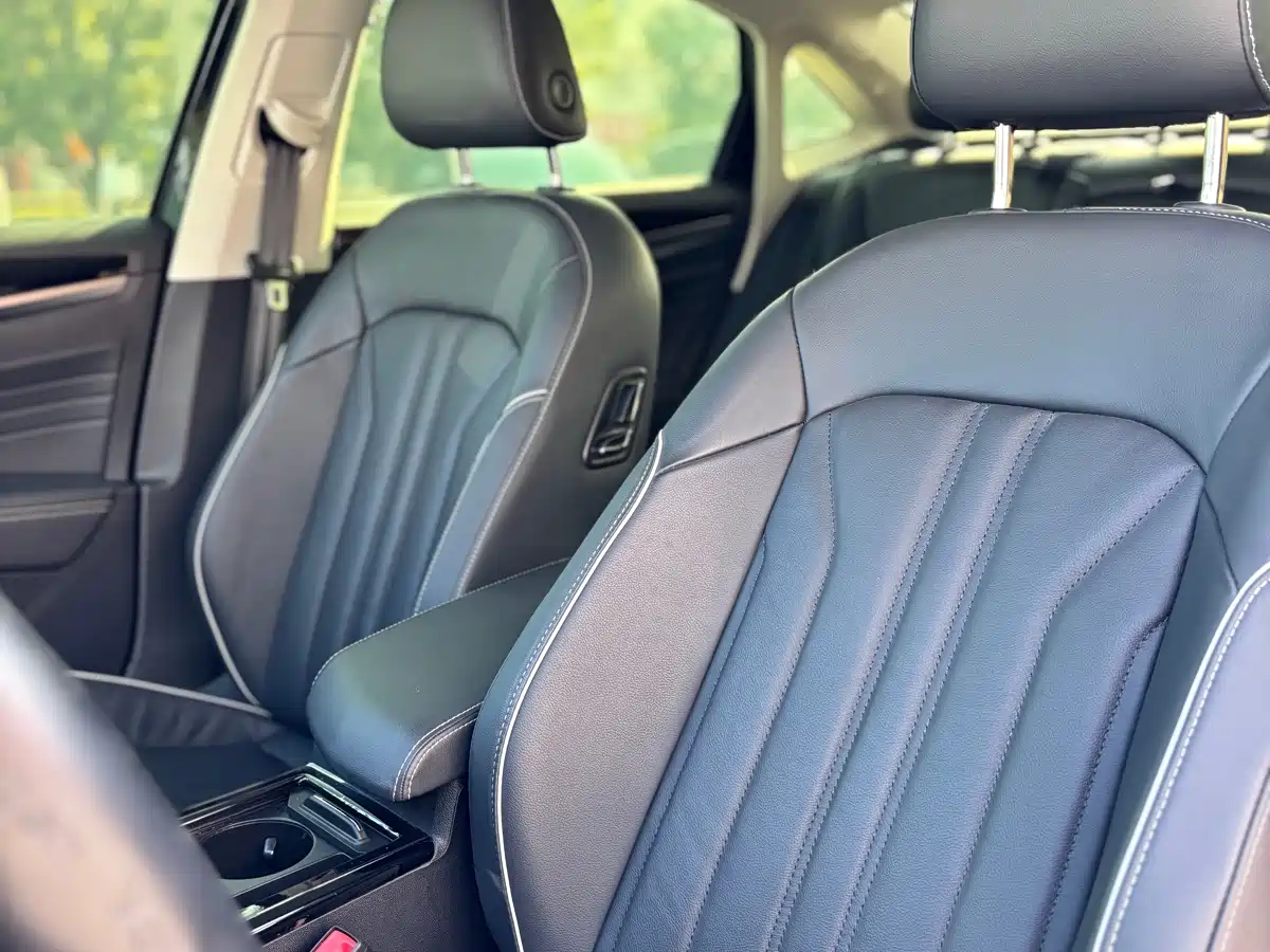 Volkswagen Passat 2023 Facelift 330TSI Starlight Elite Edition фото 9