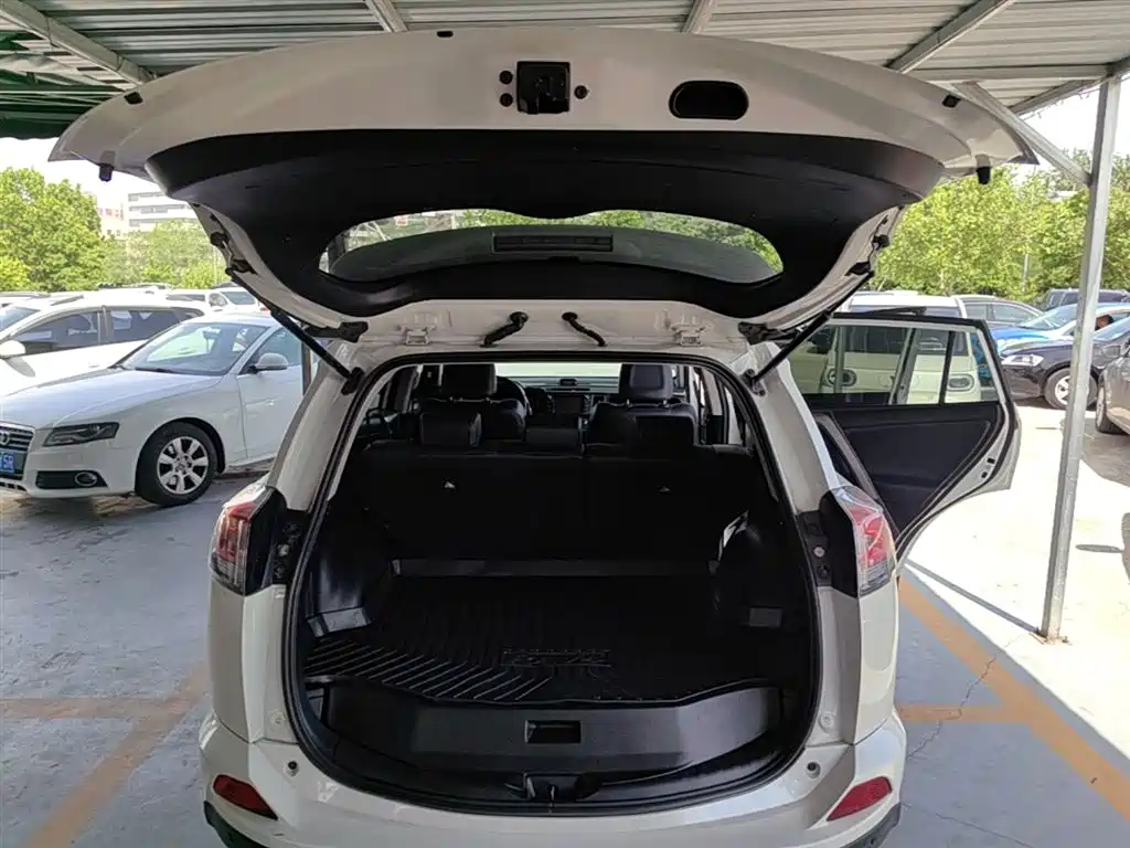 Toyota RAV4 Rongfang 2016 2.0L CVT 2WD Smart (China V) фото 19