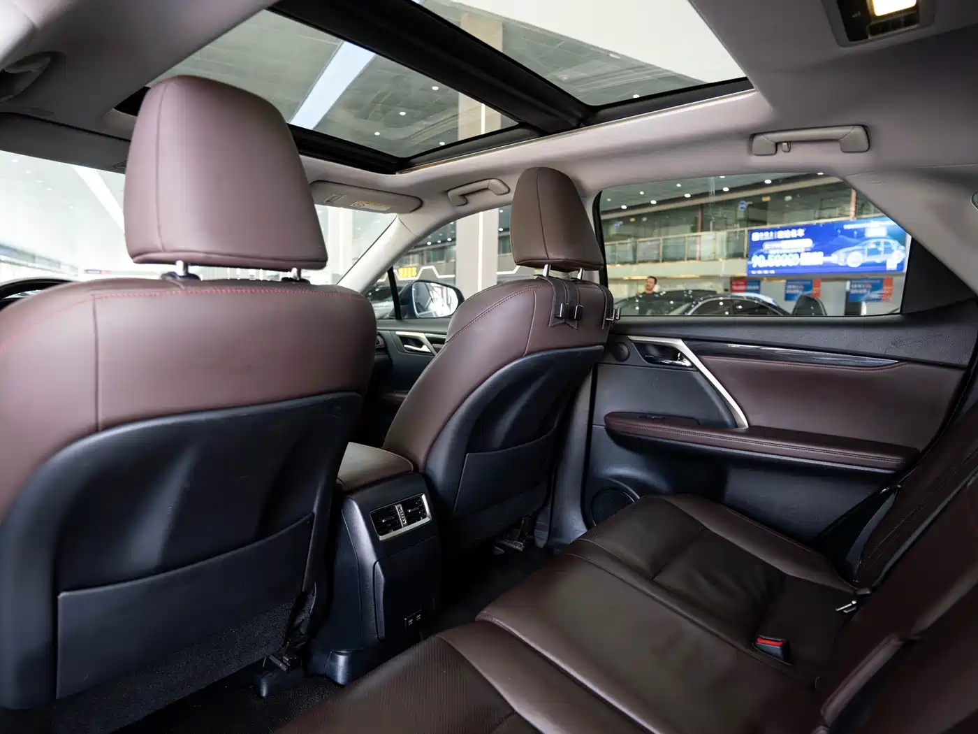 Lexus RX 2020 Facelift 300 AWD Elegance Edition фото 12