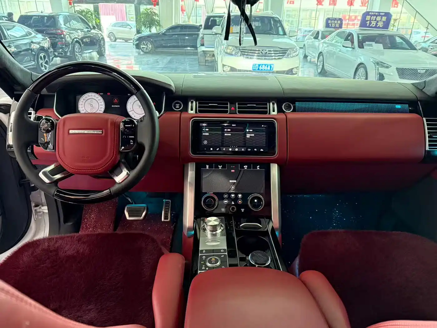 Land Rover Range Rover 2018 3.0 SC V6 Golden Age Edition фото 4