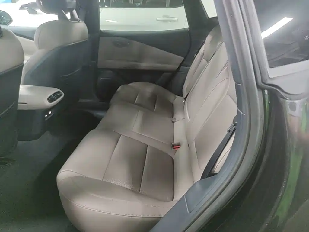 Photo 17 - Lynk & Co Z10