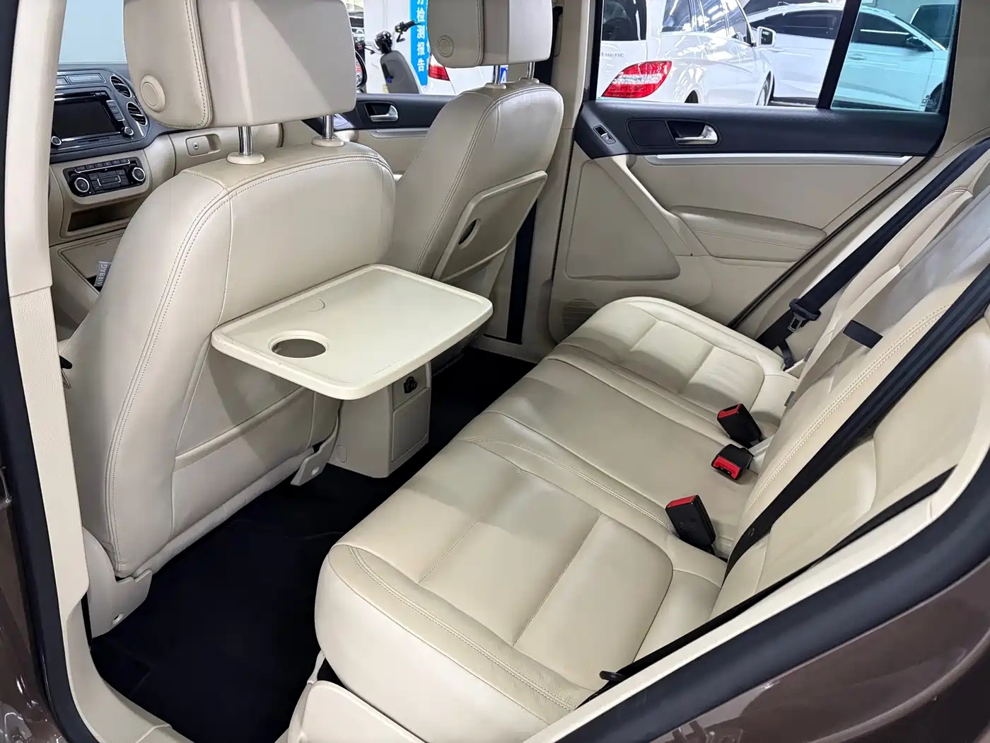 Volkswagen Tiguan 2012 2.0TSI Comfort фото 8