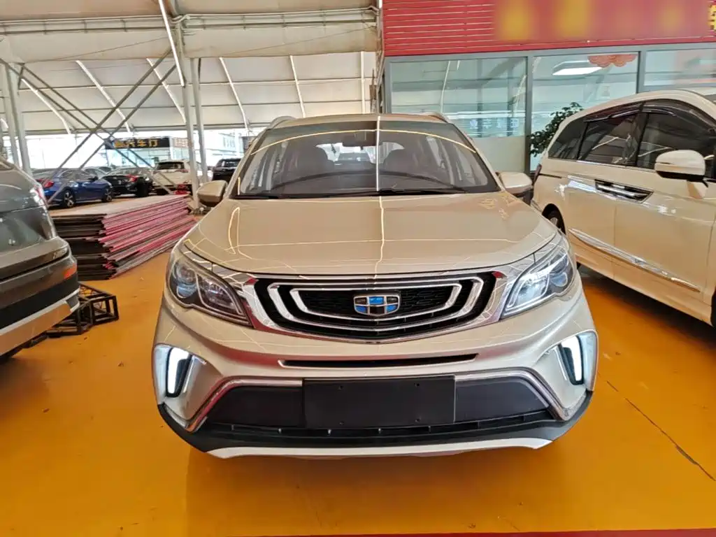 Фото 3 - Geely Vision X3
