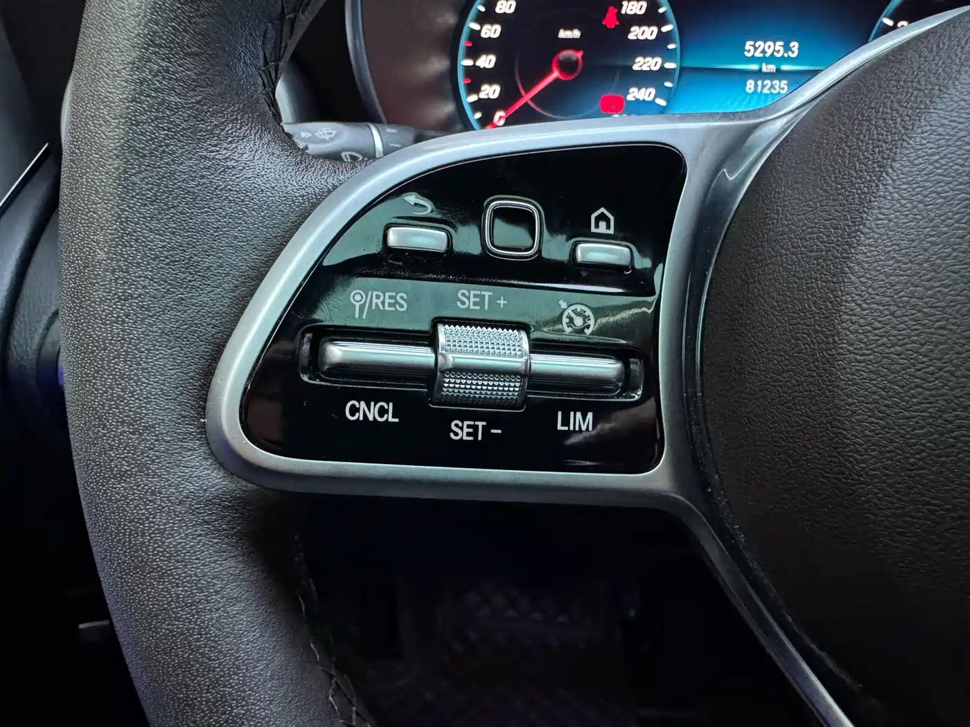 Mercedes-Benz GLC 2022 Facelift GLC 260 L 4MATIC Dynamic фото 26