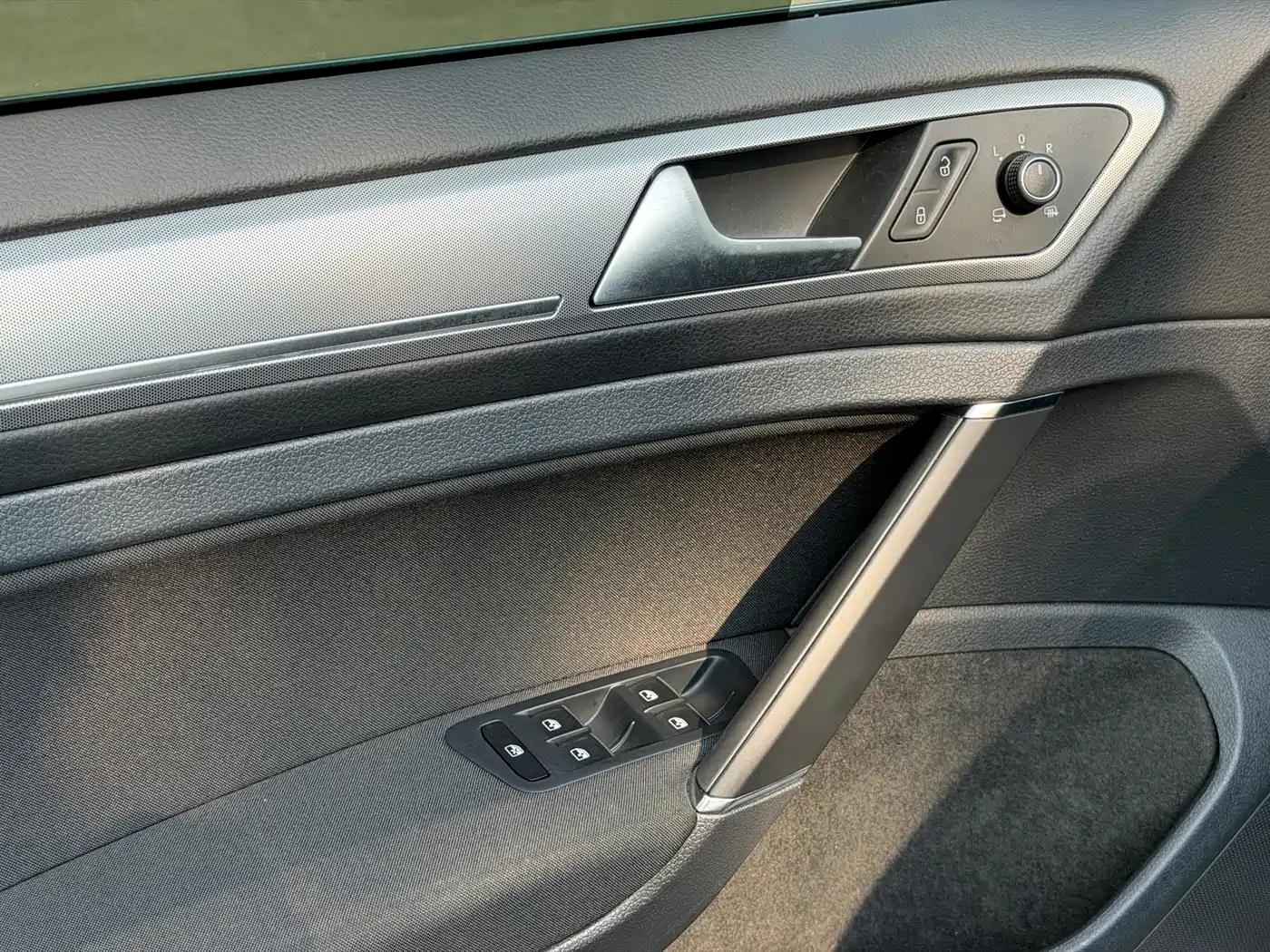Фото 5 - Volkswagen Golf