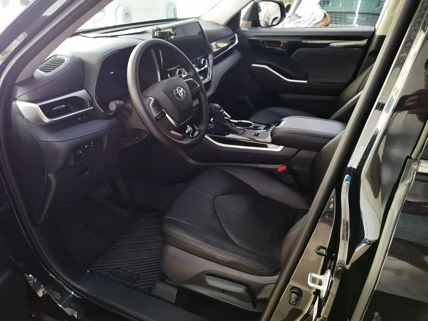 Toyota Highlander 2024 2.5L Smart Hybrid 4WD Elite 7-seater фото 7
