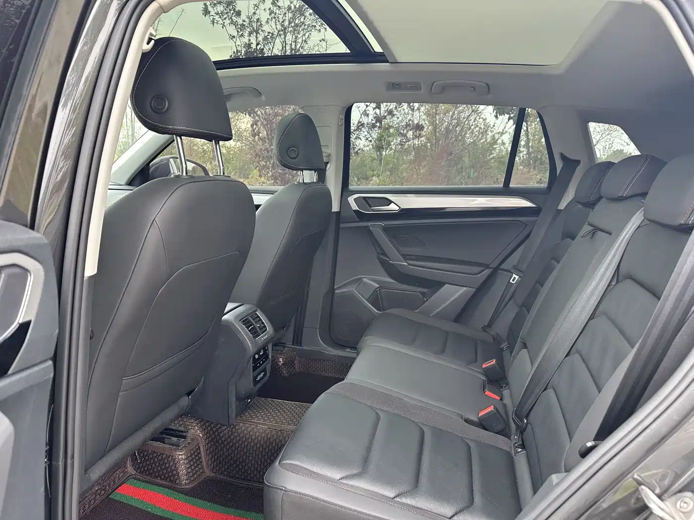 Volkswagen Tayron 2022 280TSI 2WD Luxury Smart Connect Edition фото 12