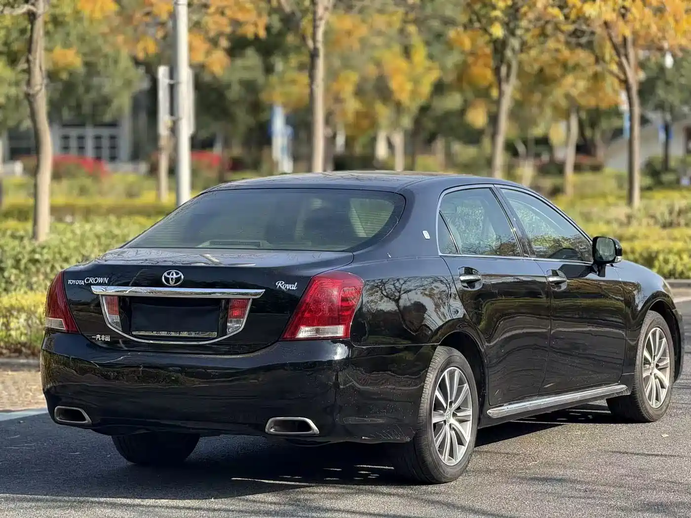 Toyota Crown 2010 2.5L Royal Leather Navigation Edition фото 8