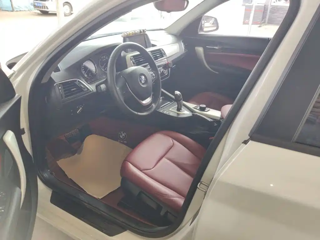 Фото 16 - BMW 1 Series (Import)