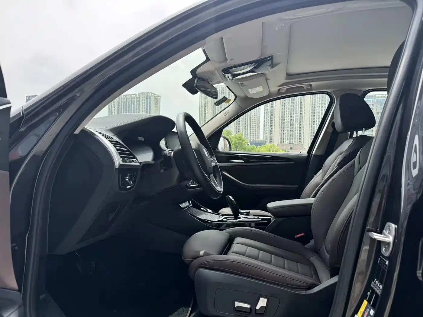 Фото 8 - BMW iX3