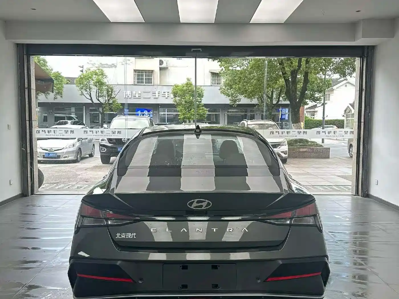 Hyundai Elantra 2023 1.5L CVT GLX Elite Edition фото 8