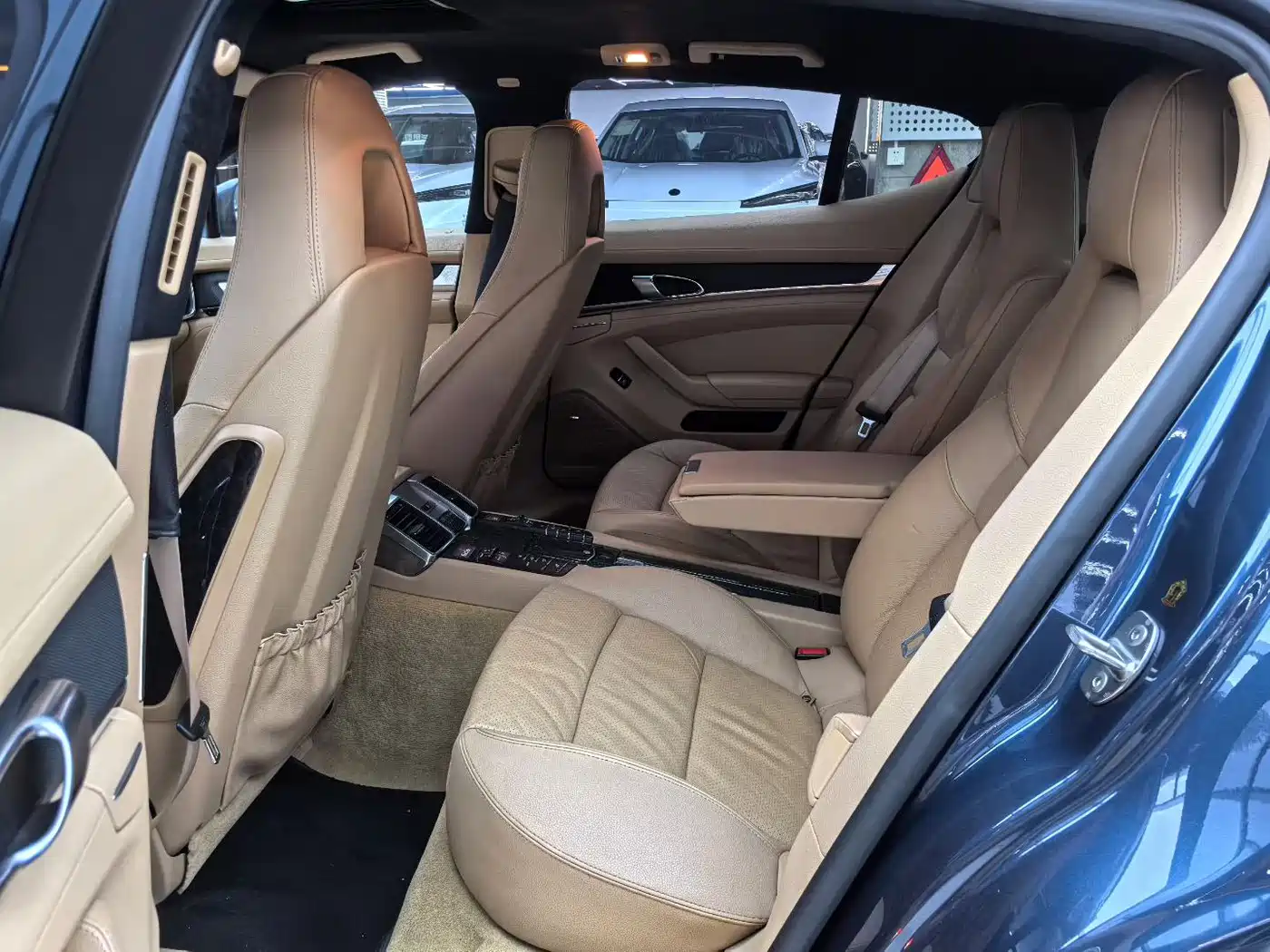 Photo 8 - Porsche Panamera