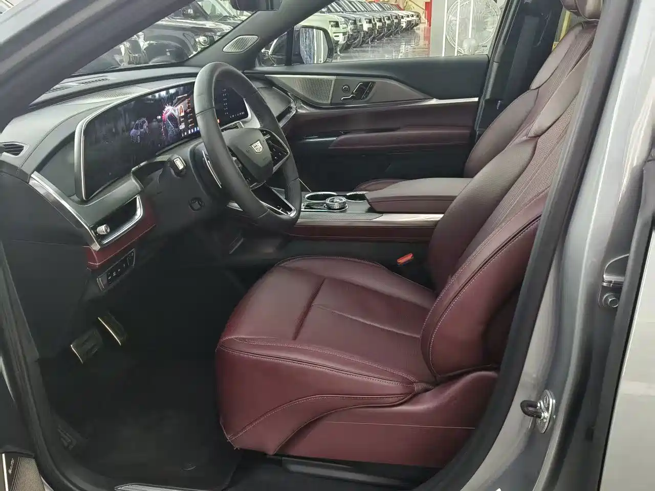 Фото 8 - Cadillac XT5