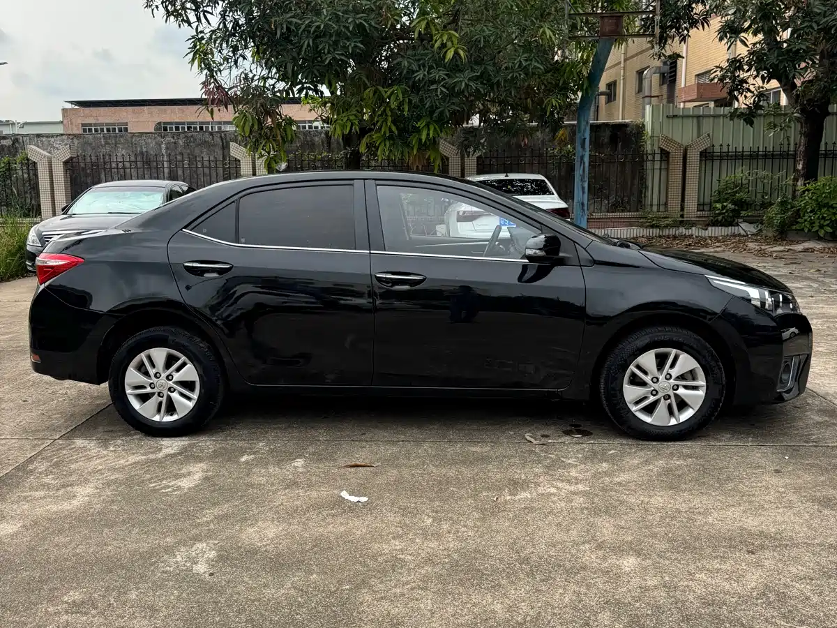 Toyota Corolla 2014 1.6L CVT GL фото 4