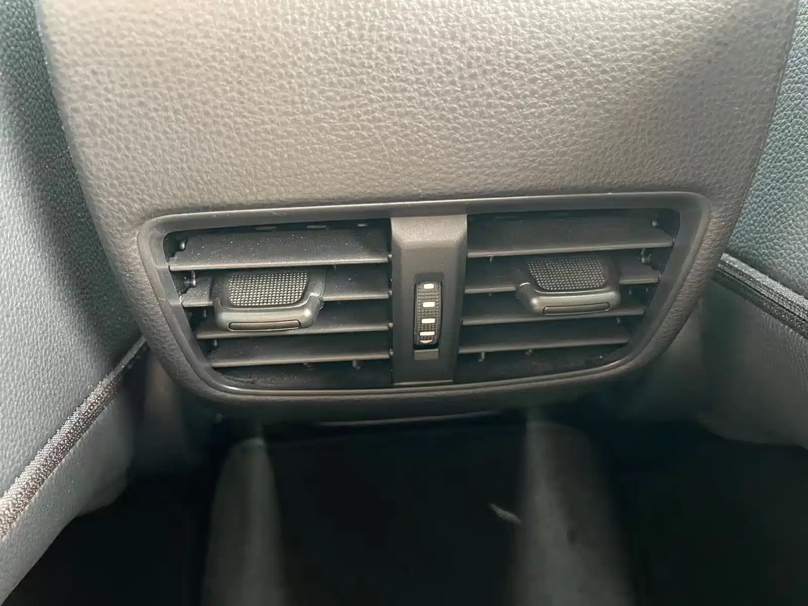 Photo 16 - Toyota Frontlander