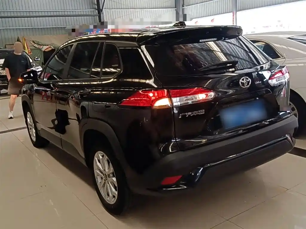 Toyota Frontlander 2023 2.0L CVT Leading Edition фото 5
