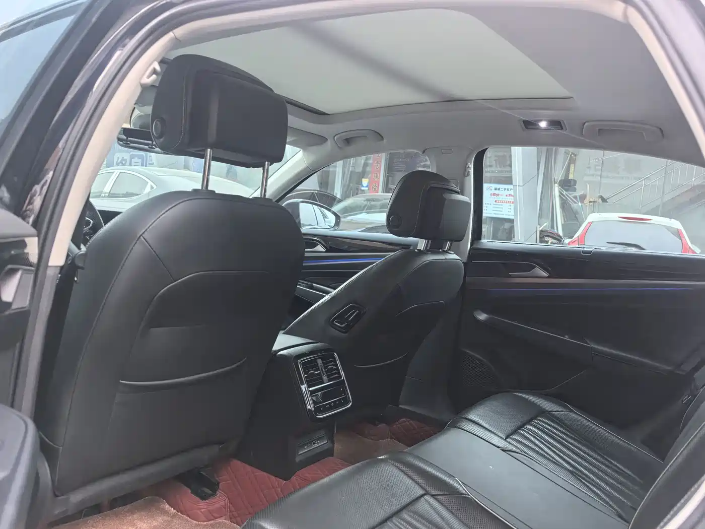 Volkswagen Passat 2022 330TSI Starry Sky Premium Edition фото 9