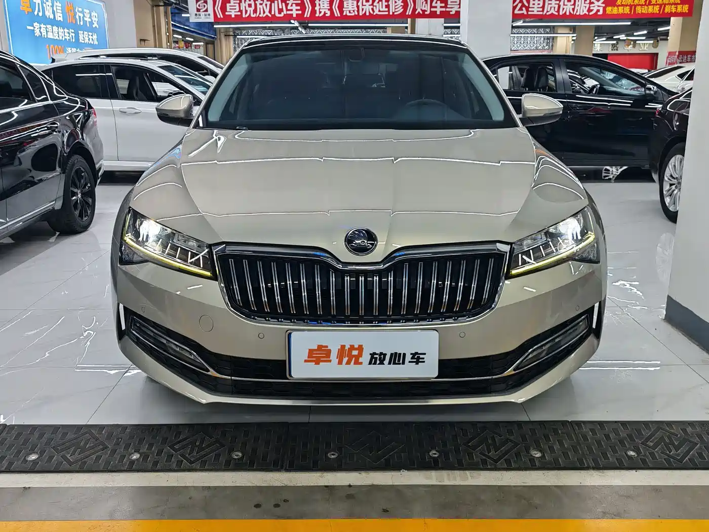 صورة 2 - Škoda Superb