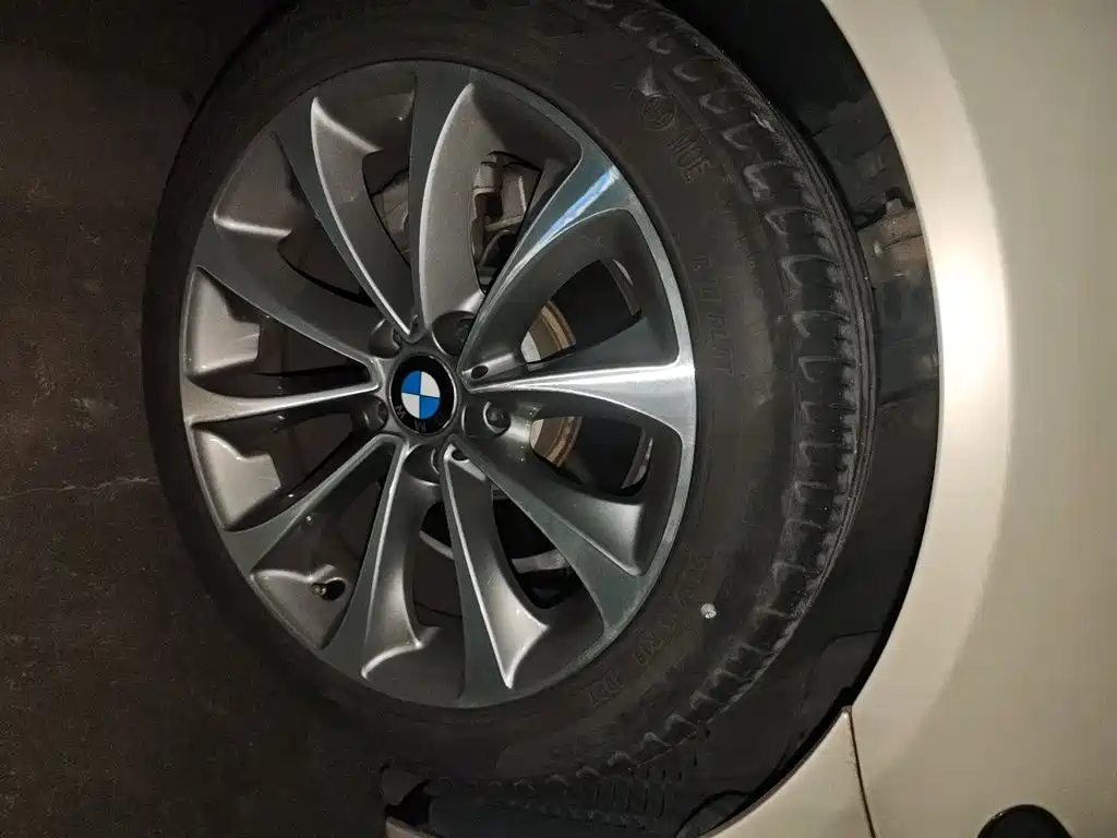 صورة 24 - BMW 5 Series