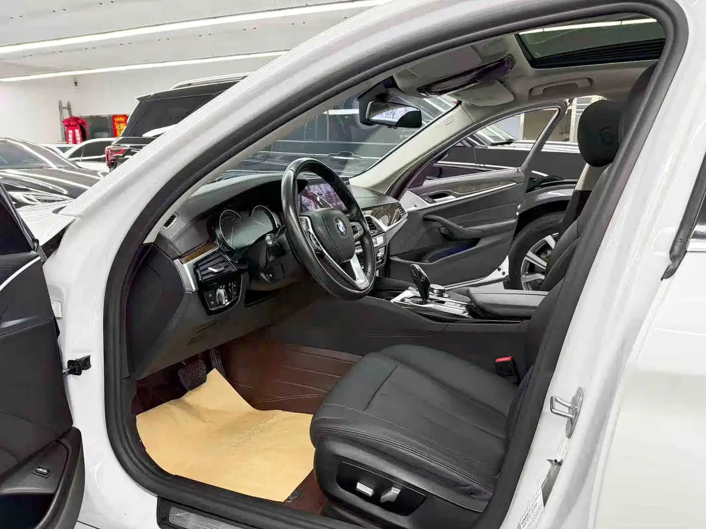 BMW 5 Series 2018 525Li Luxury Package фото 7