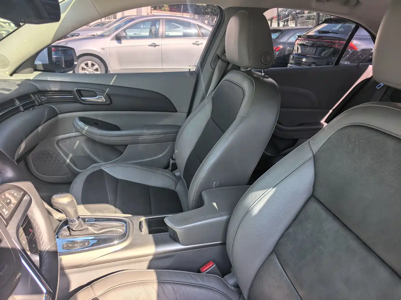 Chevrolet Malibu 2013 2.0L Automatic Luxury Edition фото 13