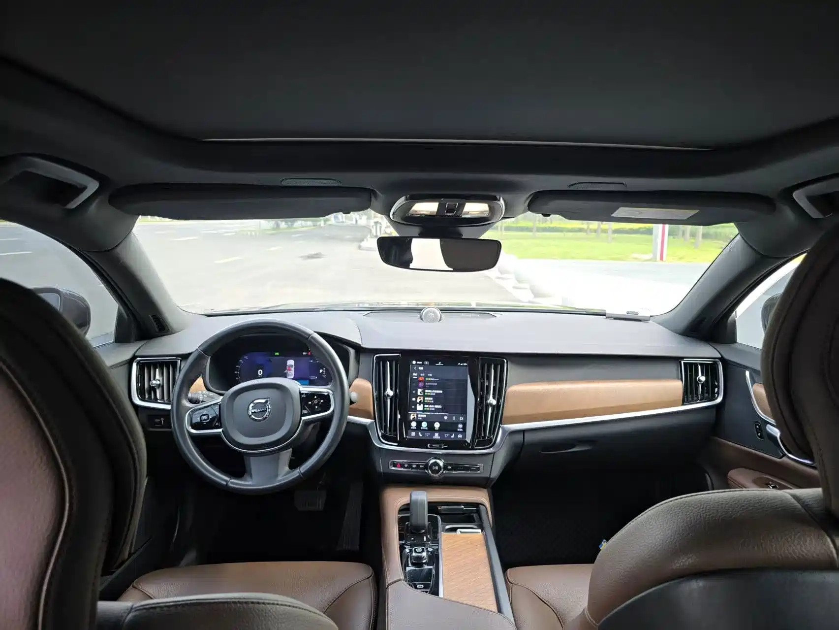 Фото 8 - Volvo S90