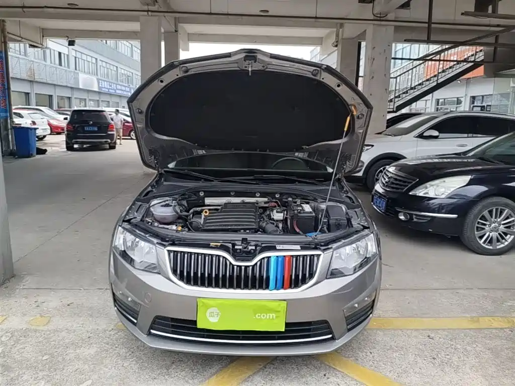 Škoda Octavia 2017 Classic 1.6L Automatic Comfort фото 20