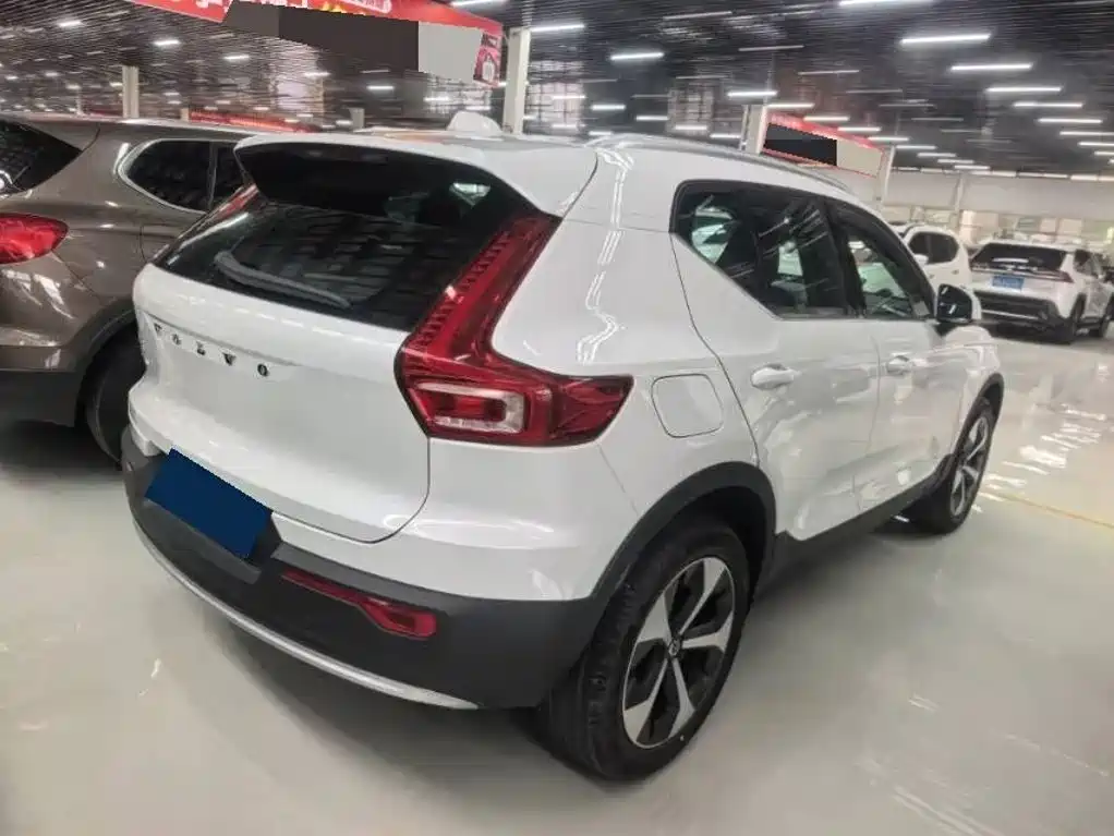 Volvo XC40 2025 2024 B4 AWD Smart Elite Luxury Edition