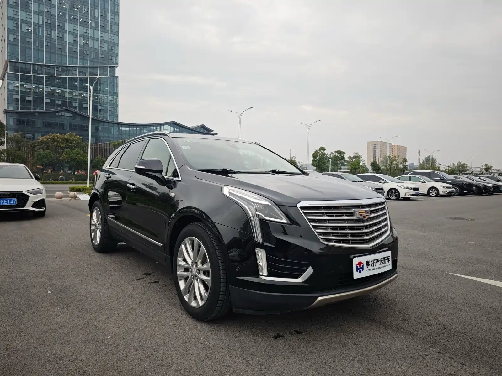 Фото 3 - Cadillac XT5