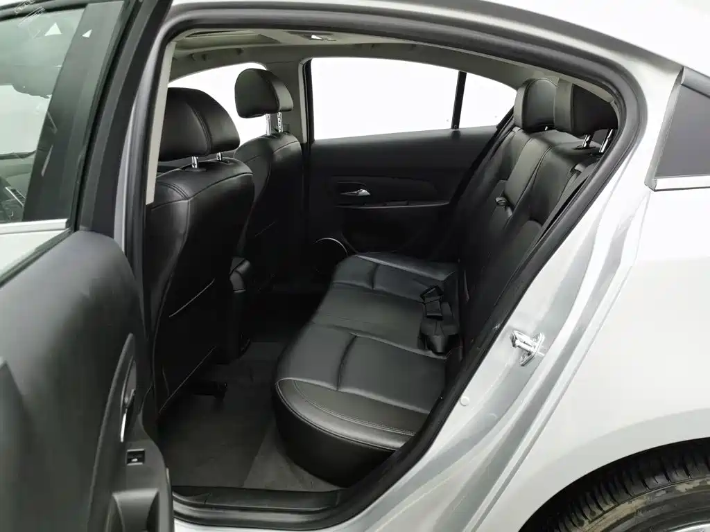 صورة 15 - Chevrolet Cruze