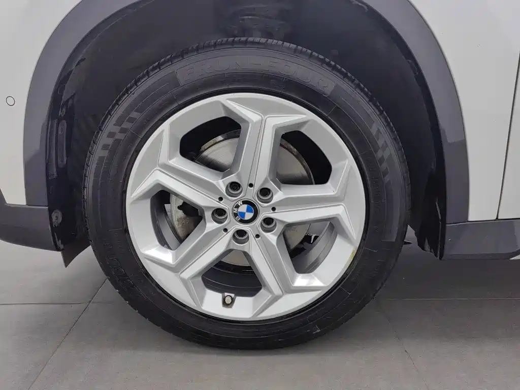 Фото 17 - BMW X1