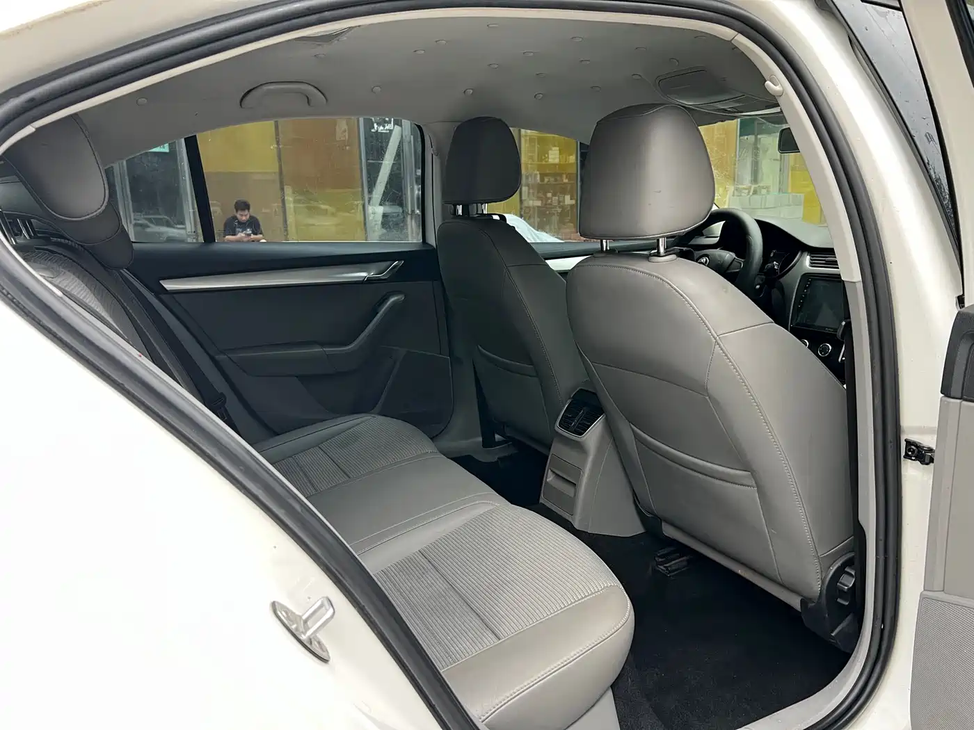 Škoda Octavia 2015 1.6L Automatic逸杰版 фото 14