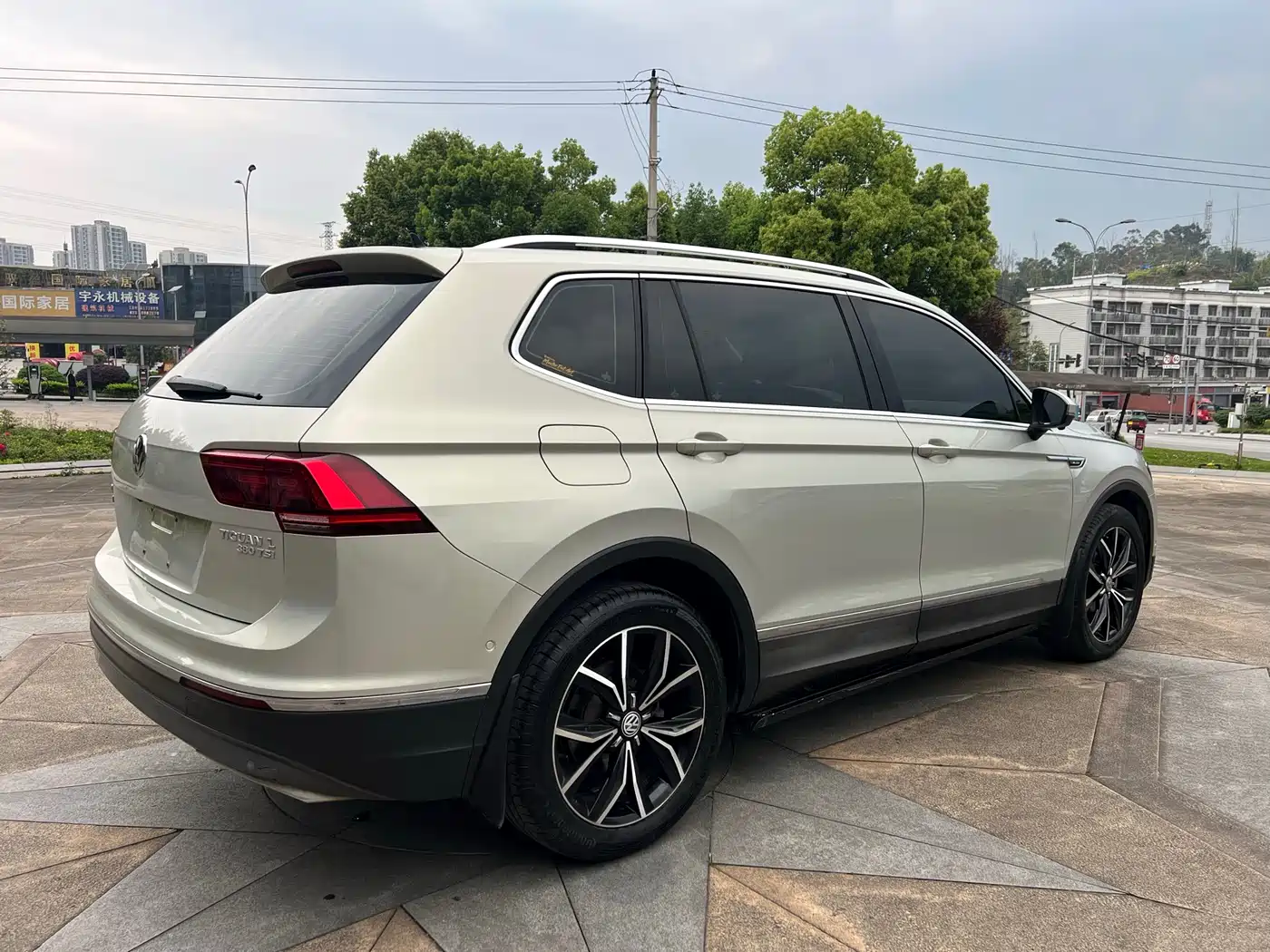 Volkswagen Tiguan L 2018 380TSI Automatic AWD Flagship Edition фото 4