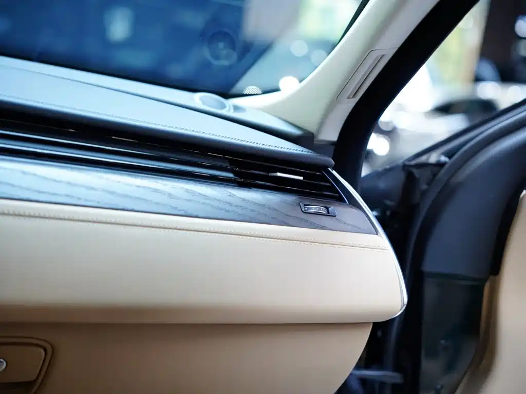 Jaguar XFL 2026 2025 2.0T P250 FWD Luxury Edition