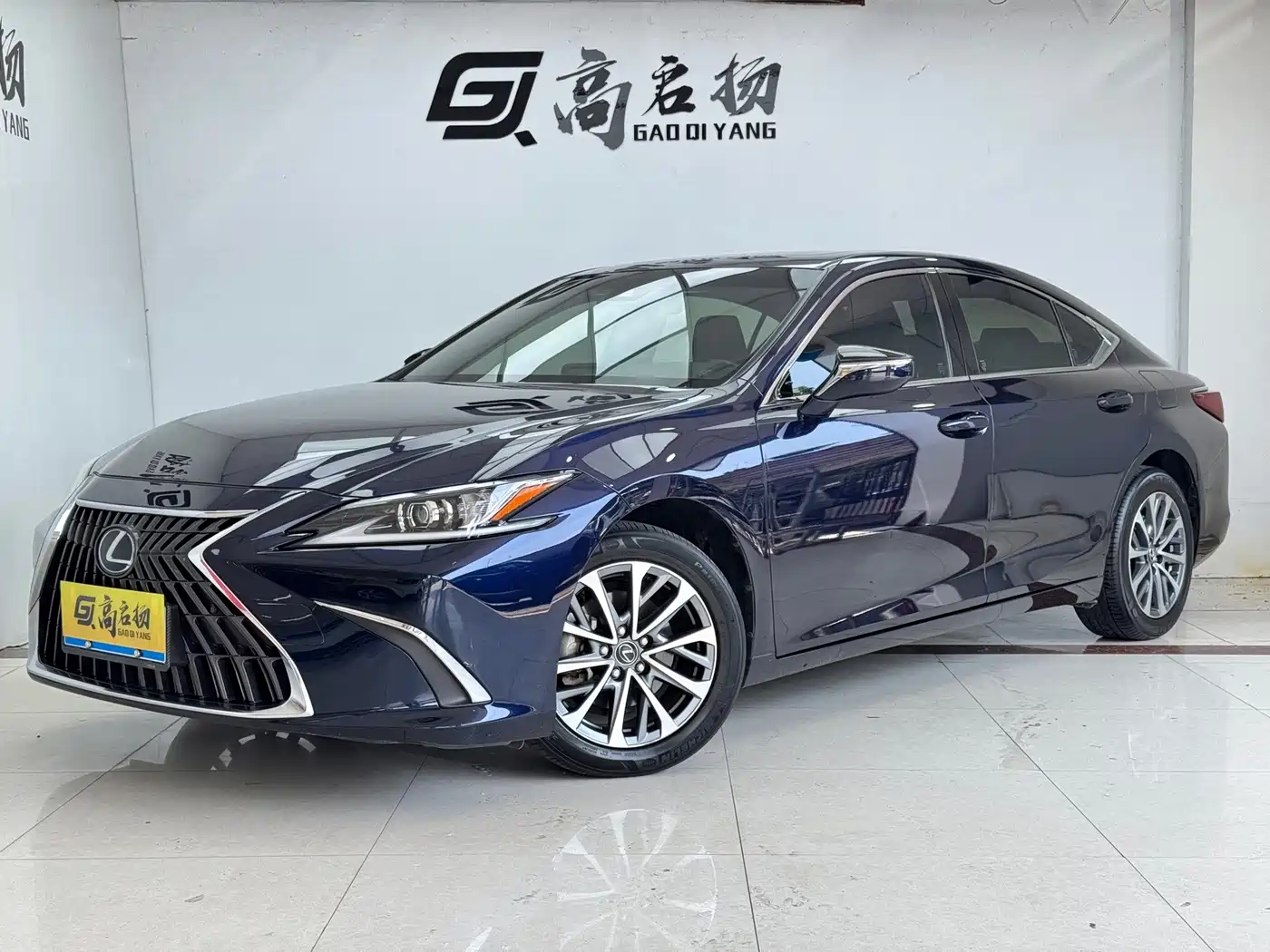 Фото 1 - Lexus ES