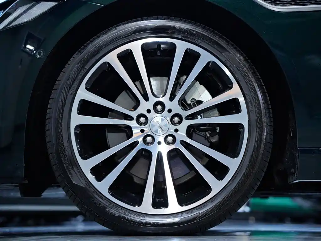 Jaguar XFL 2026 2025 2.0T P250 FWD Luxury Edition