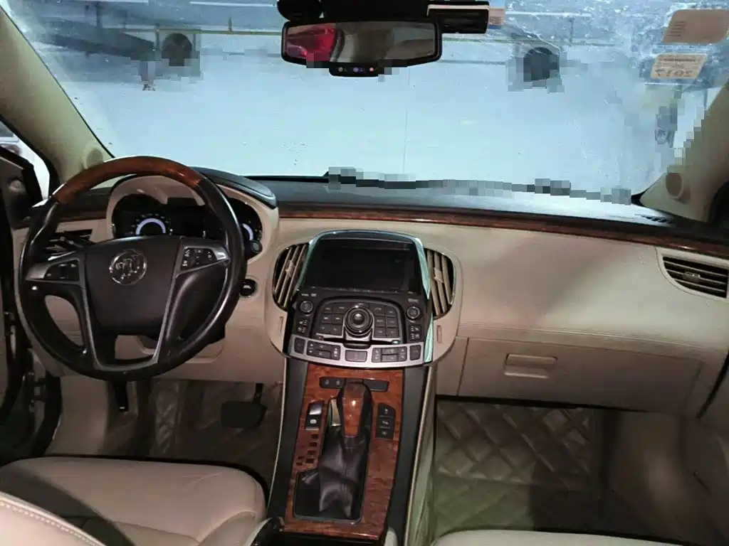 Buick LaCrosse 2011 2011 2.4L SIDI Luxury Edition