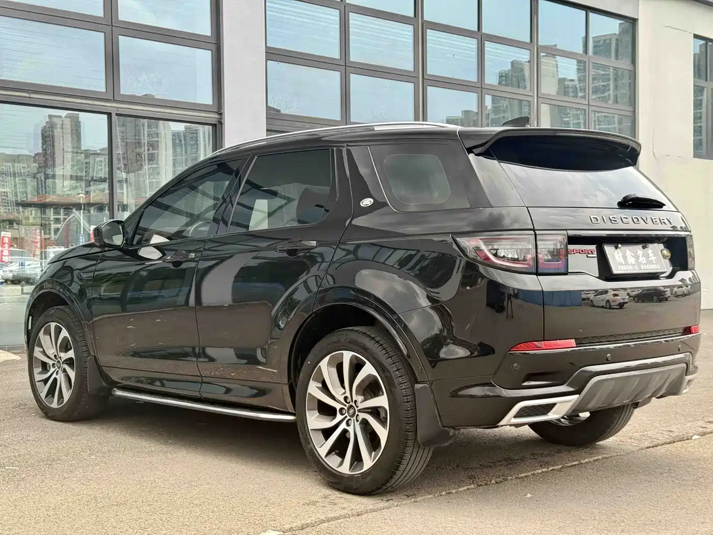 Land Rover Discovery Sport 2022 Model Facelift 249PS R-Dynamic SE Performance Tech Edition 5-seater фото 12
