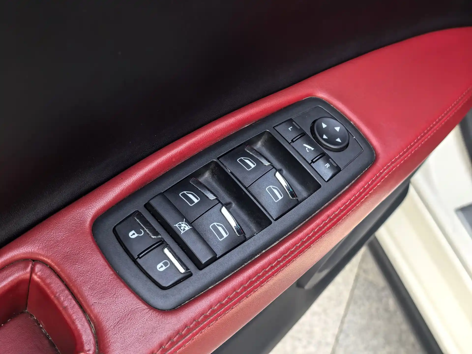 Photo 19 - Maserati Ghibli