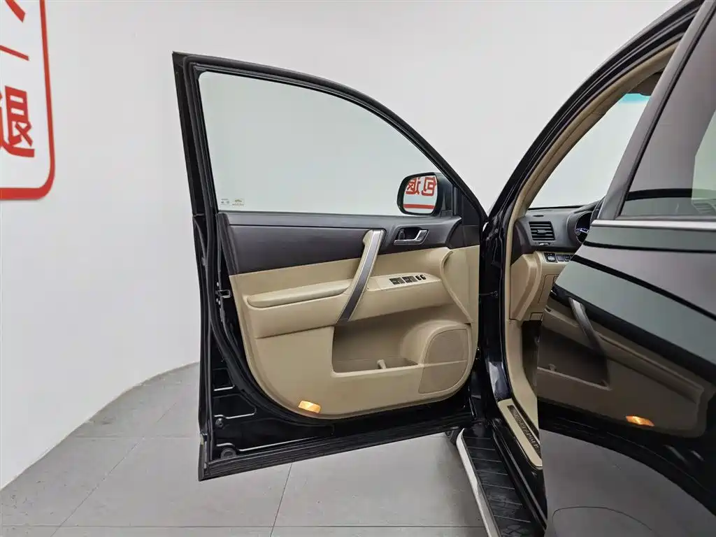 Toyota Highlander 2012 2.7L 2WD 7-Seater Luxury Edition фото 8