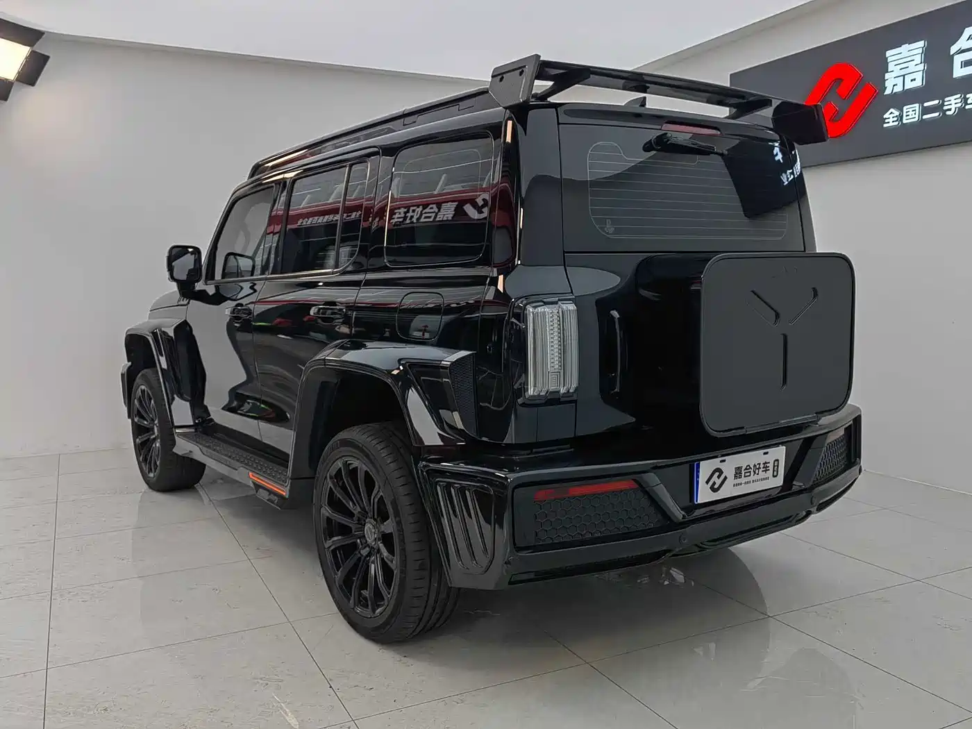 TANK CO CREATION TANK 300