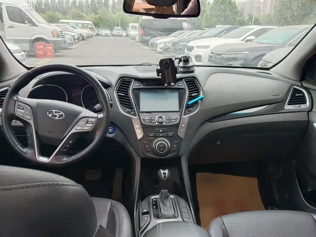 Hyundai Santa Fe 2013 Facelift 2.4L Automatic 4WD Smart фото 14